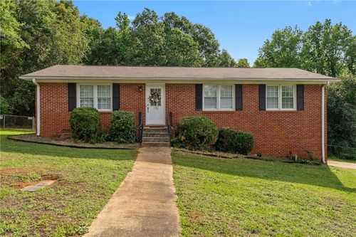 102 Thomas Dr, Williamston, SC, 29697-9322 | Card Image
