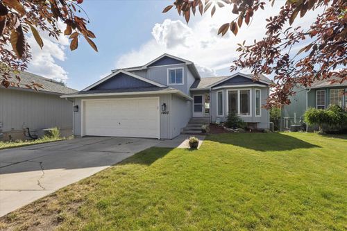 1007 N Stanley St, Medical Lake, WA, 99022-8820 | Card Image