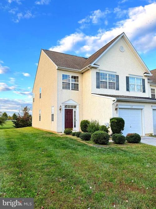 367 Wilmore Dr, MIDDLETOWN, DE, 19709-8364 | Card Image