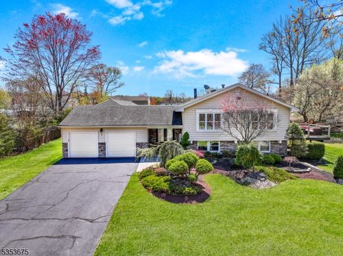7 Arthurs Ct, Manalapan, NJ, 07726-2602 | Card Image