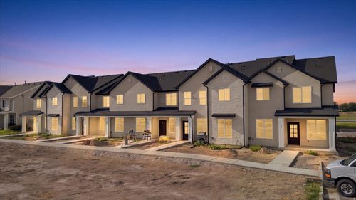77 E 1225 S, Tremonton, UT, 84337-2216 | Card Image