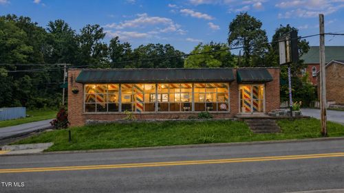 204 E Mckee St, Greeneville, TN, 37743-5630 | Card Image