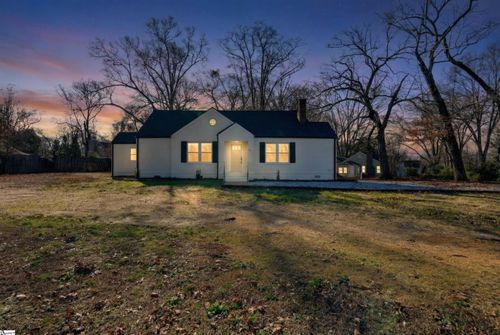 11 Willow Springs Dr, Greenville, SC, 29607-3109 | Card Image