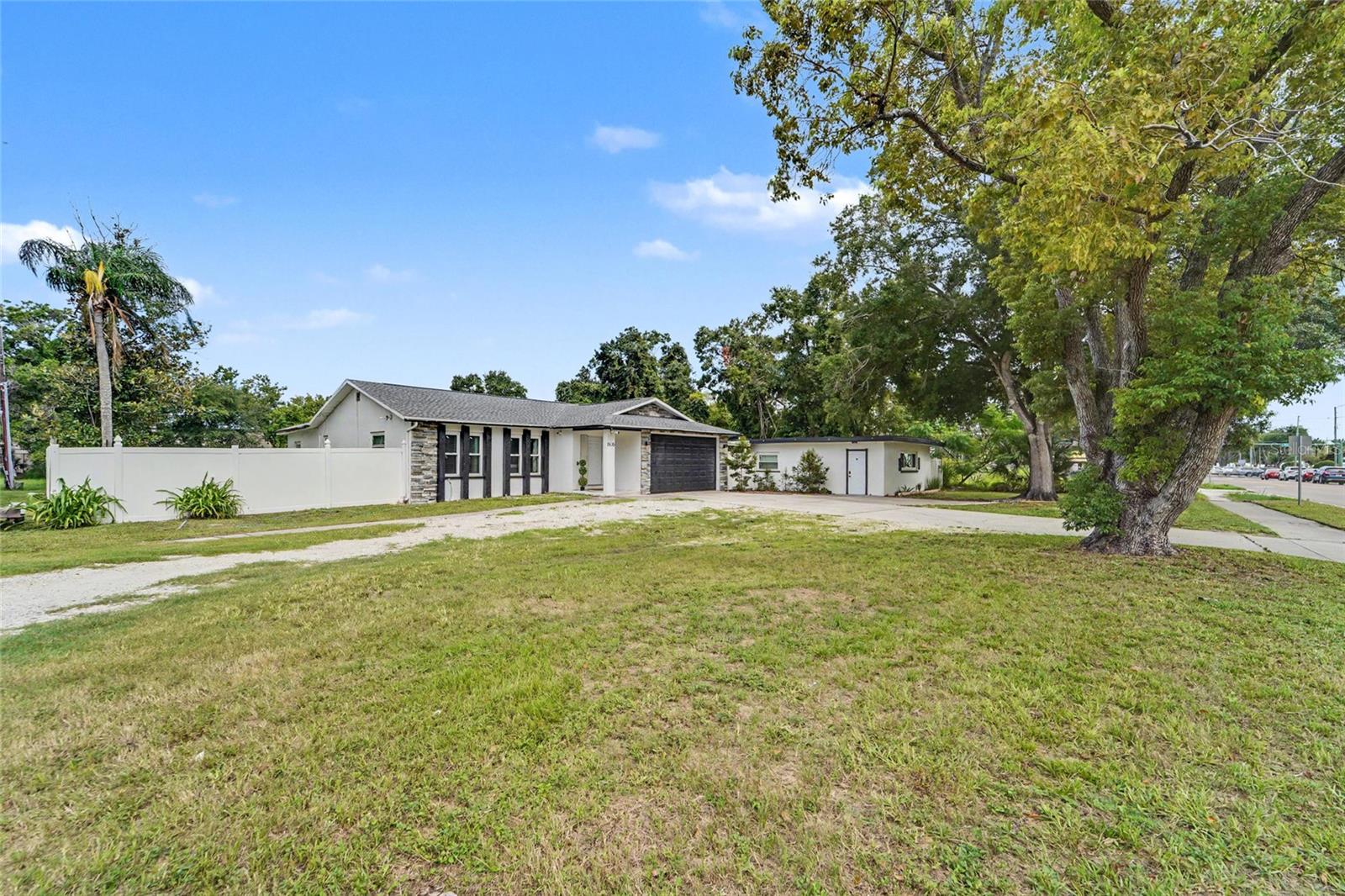 Residential in LARGO 4