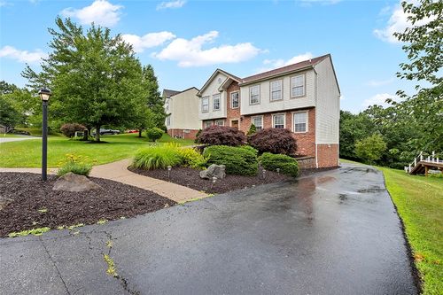 1071 Shawnee Ridge Dr, Cheswick, PA, 15024-2319 | Card Image