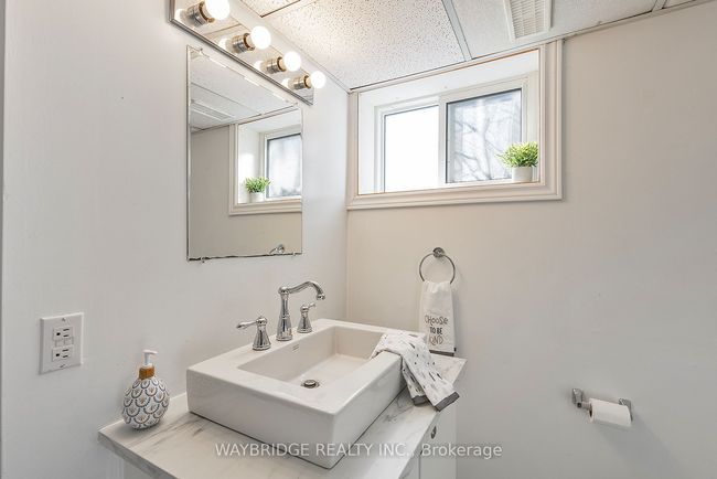 24 Mckeown Cres, House attached with 3 bedrooms, 2 bathrooms and 4 parking in Amherstview ON | Image 44