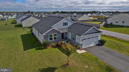 421 Switchgrass Ct, BUNKER HILL, WV, 25413-1145 | Card Image