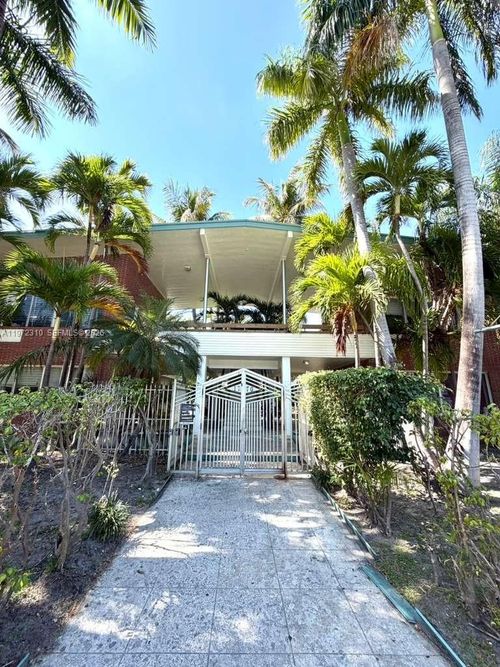 214-1770 Meridian Ave, Miami Beach, FL, 33139 | Card Image