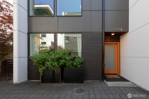 b-1136 10th Ave E, Seattle, WA, 98102-4322 | Card Image