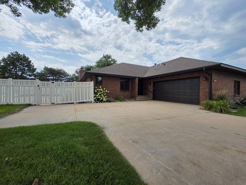 2009 Stagecoach Rd, Grand Island, NE, 68801-7357 | Card Image