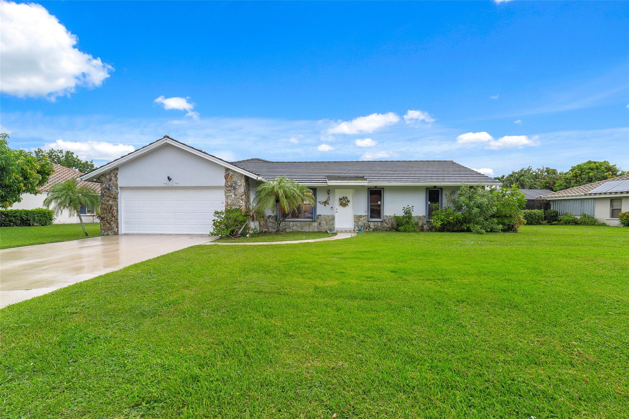Hazelwood Cir, Lake Worth, FL 33467