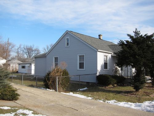 5834 89th Pl, Oak Lawn, IL, 60453-1228 | Card Image