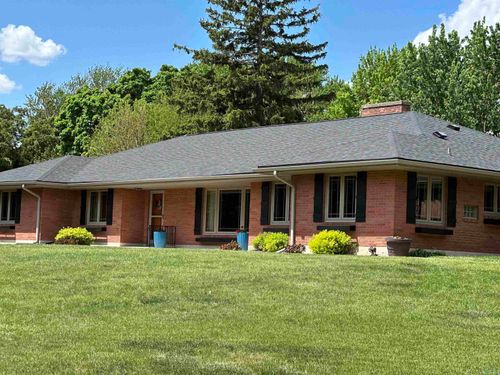 1 Colonial Cir, Storm Lake, IA, 50588-2920 | Card Image