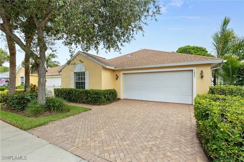 1057 Silverstrand Dr, NAPLES, FL, 34110-4110 | Card Image