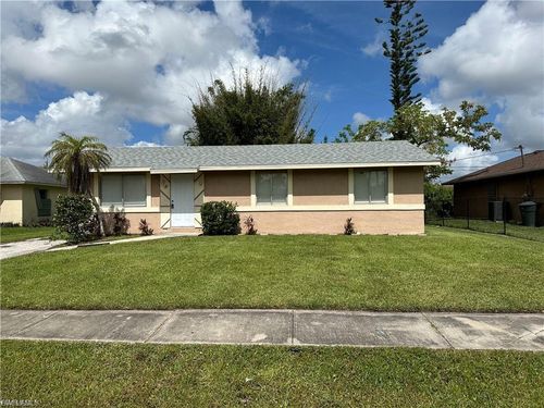 8 Roanoke Dr, Fort Myers, FL, 33905-4226 | Card Image