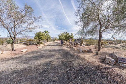 14158 S Calabasas Rd, Yucca, AZ, 86438 | Card Image
