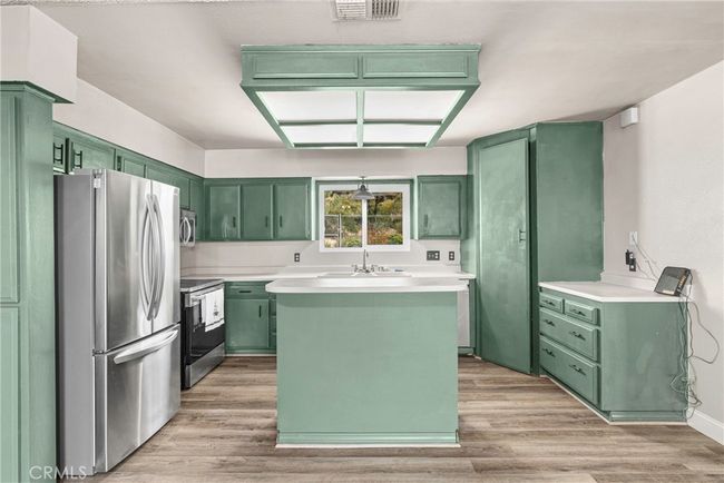 26865 Elizabeth Lake Rd, House other with 2 bedrooms, 2 bathrooms and 2 parking in Lake Hughes CA | Image 19