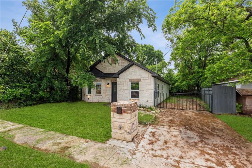 Pine St, Dallas, TX 75210