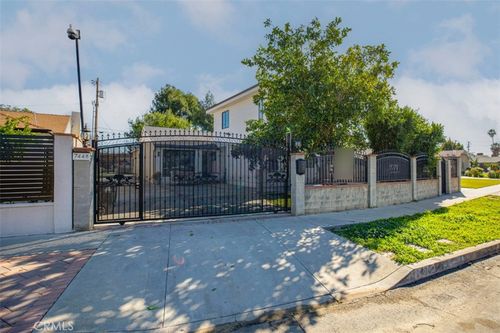 7446 Mammoth Ave, Van Nuys, CA, 91405-1505 | Card Image