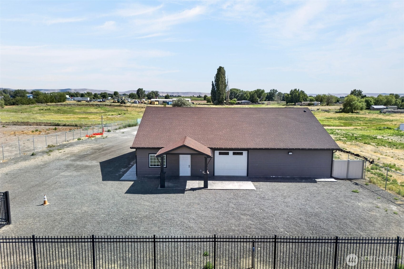 Commercial Sale in Grandview 2