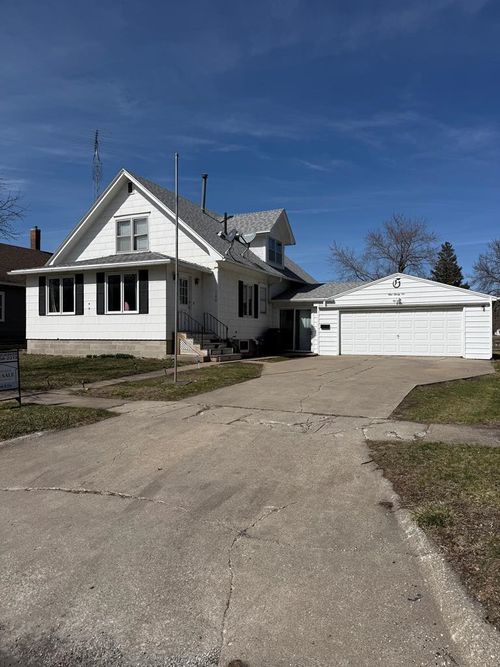 126 E Pleasant St, Rockwell City, IA, 50579-1614 | Card Image