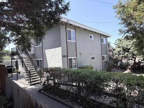 582 E H St, Benicia, CA, 94510-3449 | Card Image