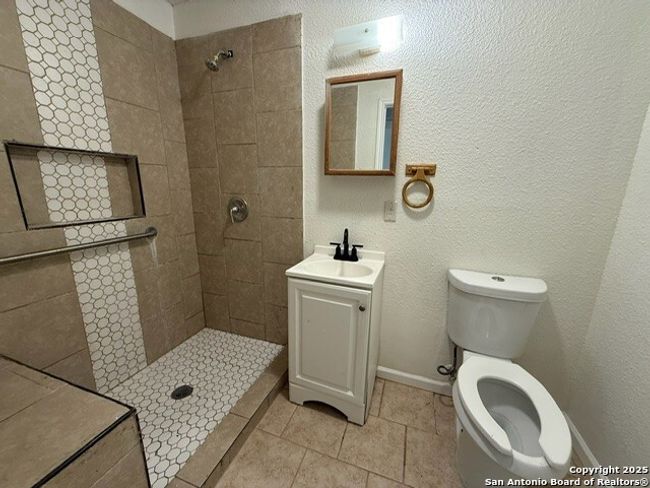 APT-7C - 2600 S Flores St, Condo with 2 bedrooms, 1 bathrooms and null parking in San Antonio TX | Image 4