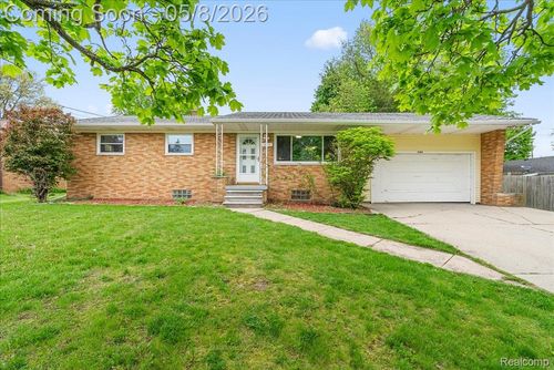 2413 Kuerbitz Dr, Lansing, MI, 48906-3536 | Card Image