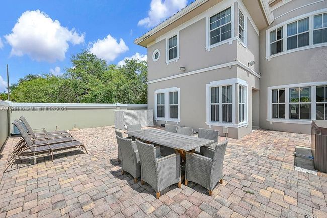 3521 Forest View Cir, House other with 5 bedrooms, 5 bathrooms and null parking in Fort Lauderdale FL | Image 59
