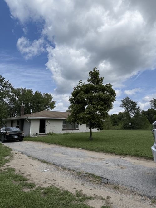 12877 E 2110s Rd, Pembroke Twp, IL, 60958-3684 | Card Image