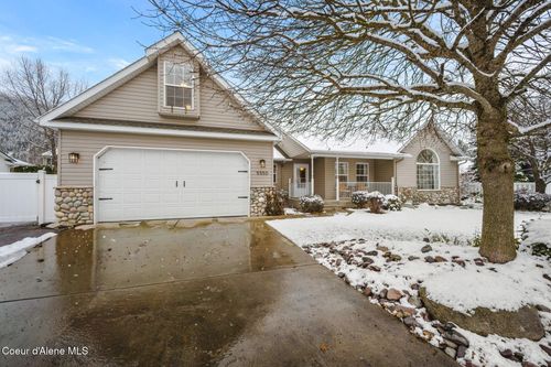 5550 N Sapling St, Coeur D Alene, ID, 83815-8945 | Card Image
