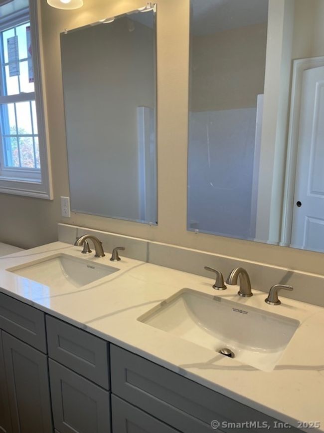 Unit 2-45 Webster Ln, House other with 2 bedrooms, 2 bathrooms and null parking in Middletown CT | Image 9