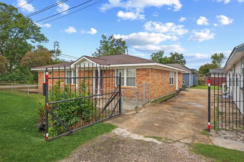 4515 Salina St, Houston, TX, 77026-4964 | Card Image