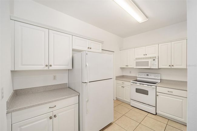 APT-2 - 1563 Nw 29 Th Rd, Townhouse with 2 bedrooms, 2 bathrooms and null parking in Gainesville FL | Image 13