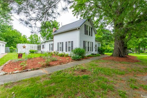 1329 Wooster Rd, Winona Lake, IN, 46590-5721 | Card Image