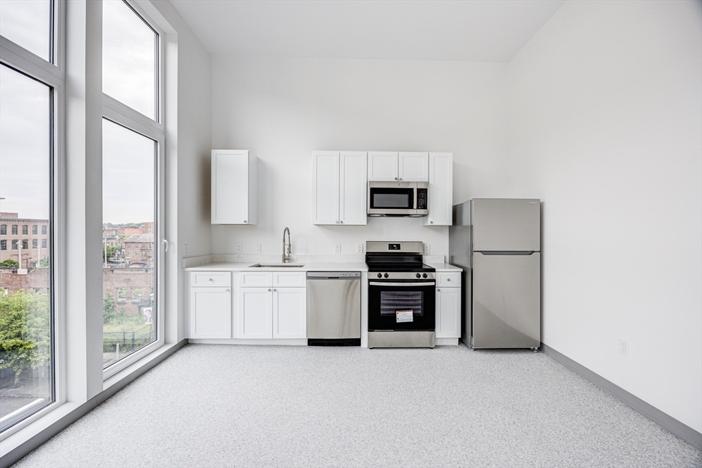Residential Lease in Lowell 2