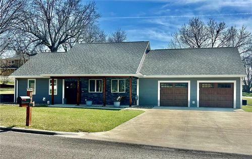 186 N Sunset Dr, Maryville, MO, 64468-2064 | Card Image