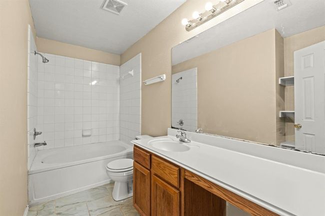Primary Bathroom | Image 23