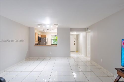 101-8-601 Ives Dairy Rd, Miami, FL, 33179-5487 | Card Image