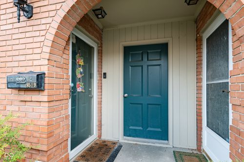 8519 Canterbury Sq E, Indianapolis, IN, 46260-2224 | Card Image