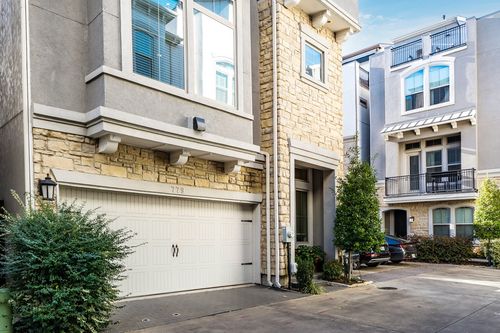 779 Spanish Oaks Pl, Dallas, TX, 75204-6181 | Card Image