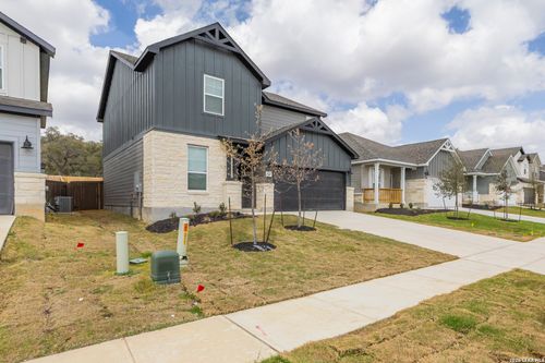 121 Country Elm Ln, Boerne, TX, 78006-3580 | Card Image