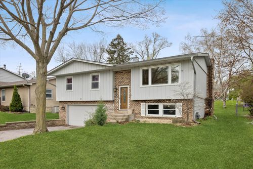 13 Hawthorne Rd, Lake In The Hills, IL, 60156-1307 | Card Image