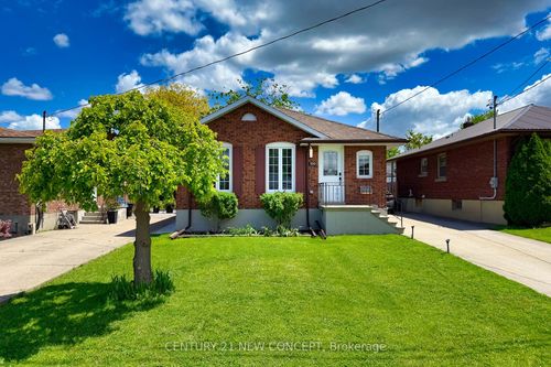 220 Ontario St, Thorold, ON, L2V1E4 | Card Image