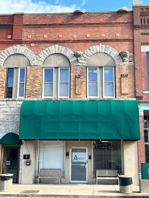 402 E Broadway St, Monett, MO, 65708-2332 | Card Image