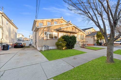 14027 Coombs St, Springfield Gardens, NY, 11413-2675 | Card Image