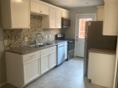240 Rolling Hills Pl, Lancaster, TX, 75146-1026 | Card Image