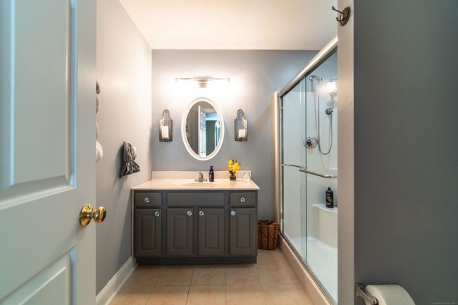 Main level full bathroom | Image 20