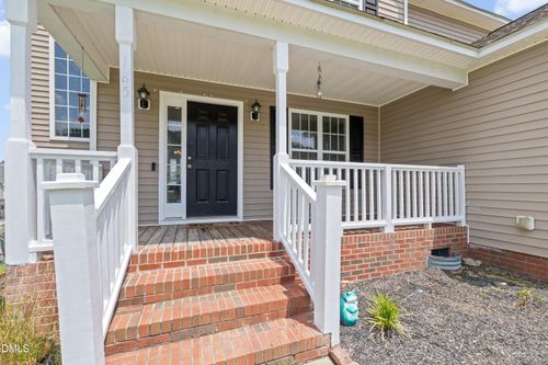 185 Snowberry Ln, Smithfield, NC, 27577-9694 | Card Image