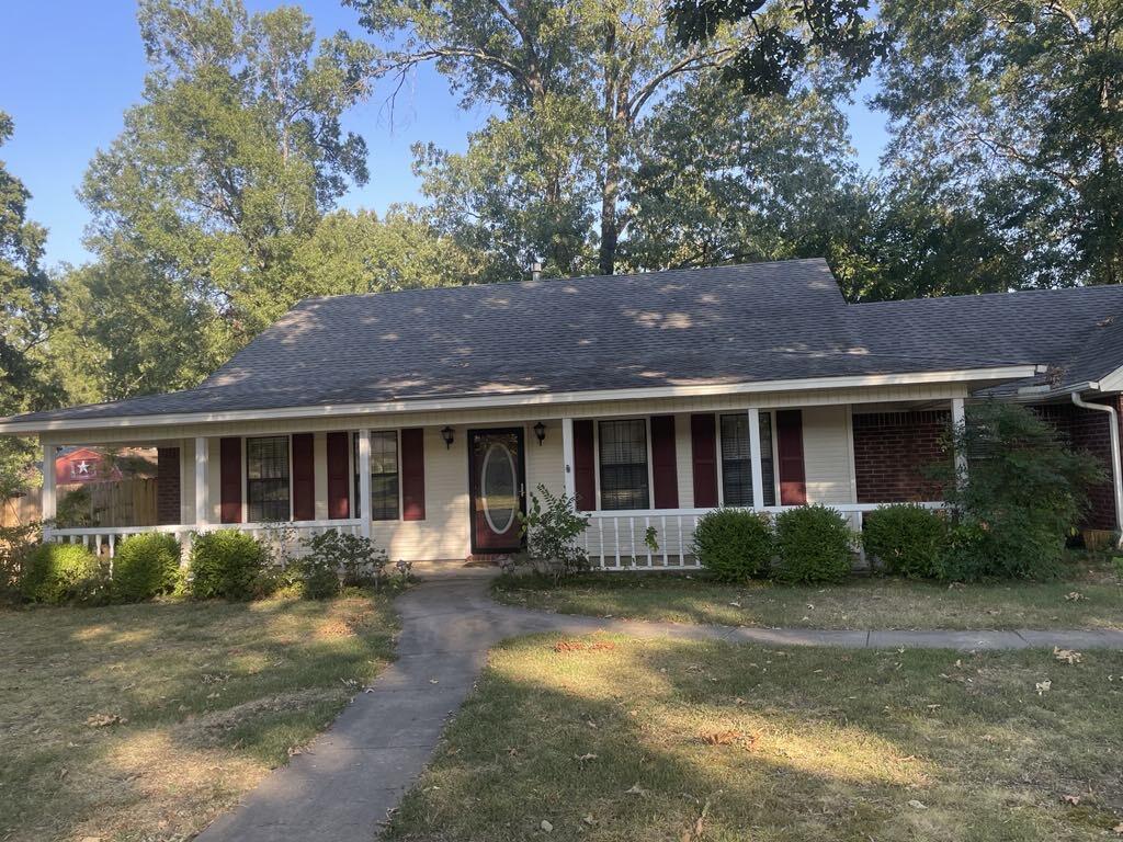 Mallard Ln, Russellville, AR 72801
